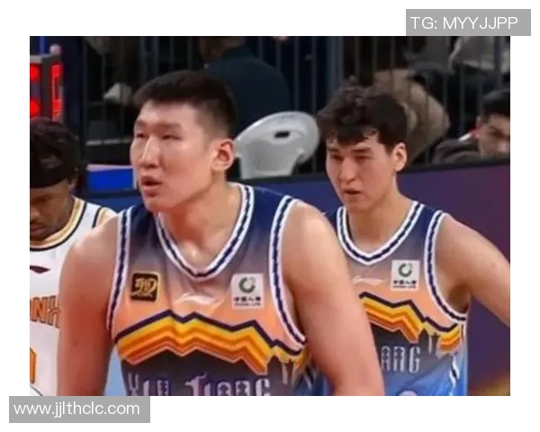 CBA焦点战山西队迎战新疆队双方争夺季后赛名额的关键对决
